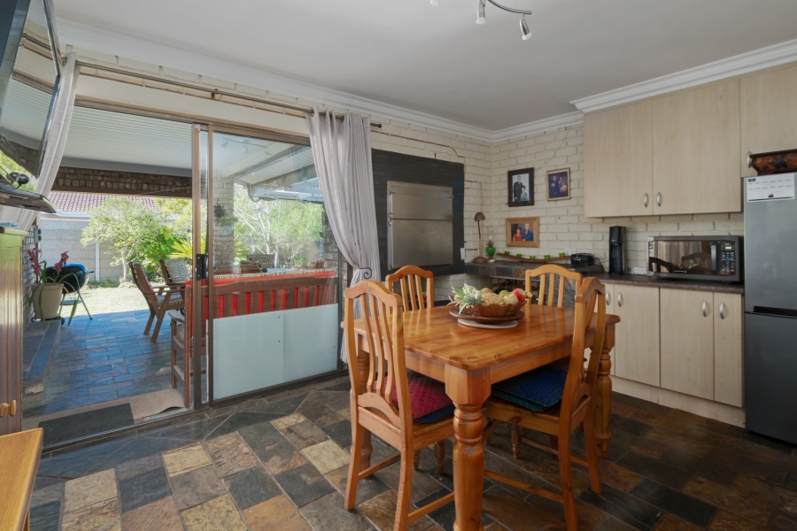 4 Bedroom Property for Sale in Groenvallei Western Cape